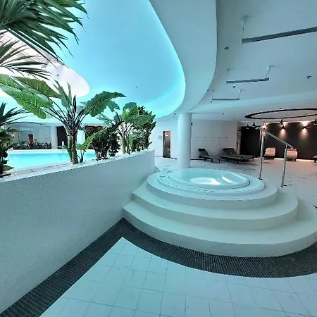 Hanza Tower Exclusive & Jacuzzi & Sauna & Pool Szczecin
